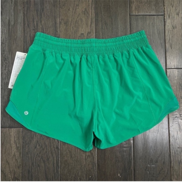 Lululemon NWT Hotty Hot High-Rise Lined Short 4" Kelly Green - Picture 3 of 10